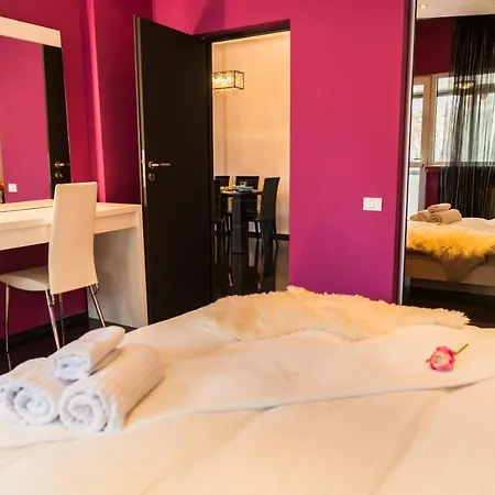 בוקרשט Lovely Apartment With Balcony מראה חיצוני תמונה