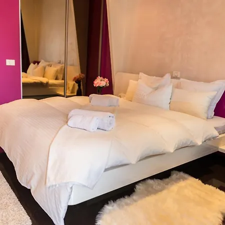 בוקרשט Lovely Apartment With Balcony מראה חיצוני תמונה