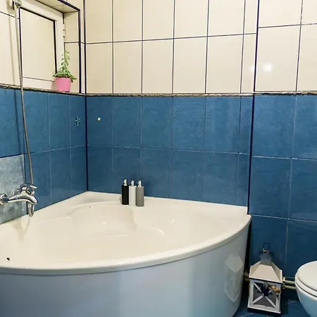 בוקרשט Lovely Apartment With Balcony מראה חיצוני תמונה