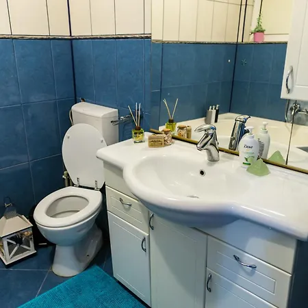 בוקרשט Lovely Apartment With Balcony מראה חיצוני תמונה
