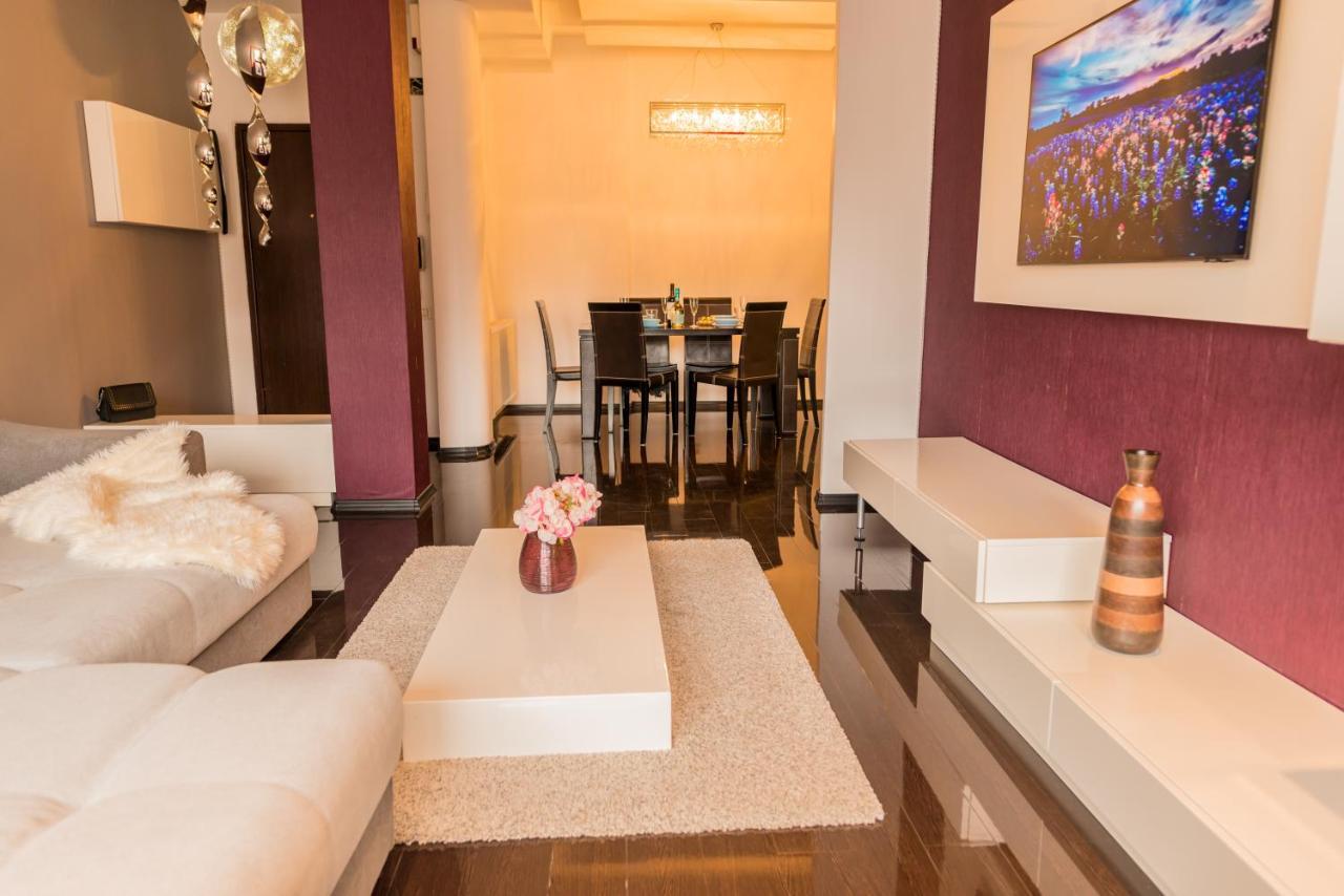 Lovely With Balcony Apartment *